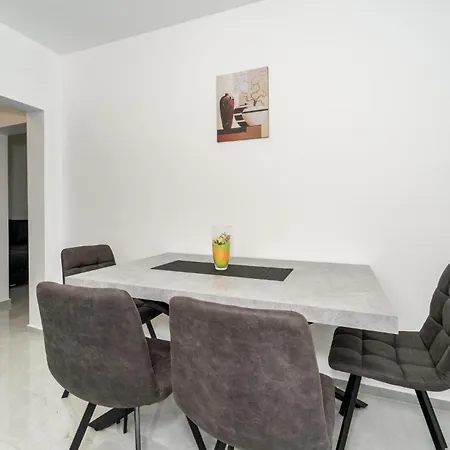 דירה 1 Bedroom Gorgeous In Pridraga