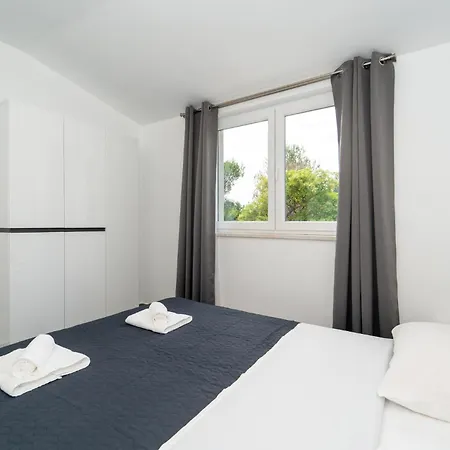 1 Bedroom Gorgeous In Pridraga