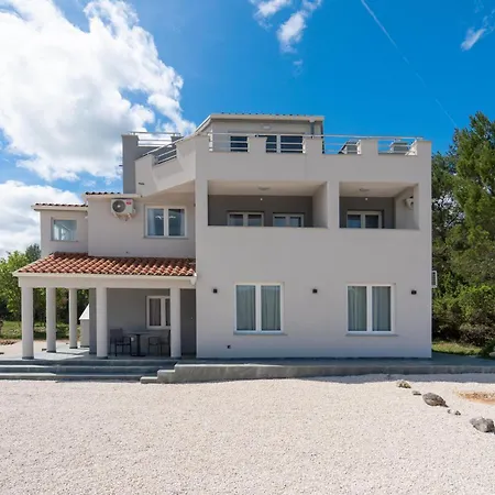 1 Bedroom Gorgeous In *