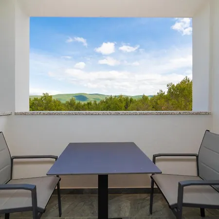 1 Bedroom Gorgeous In Pridraga